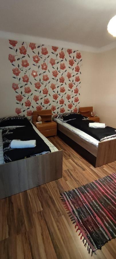 Orsi Apartman / vendegház Kecskemét Esterno foto