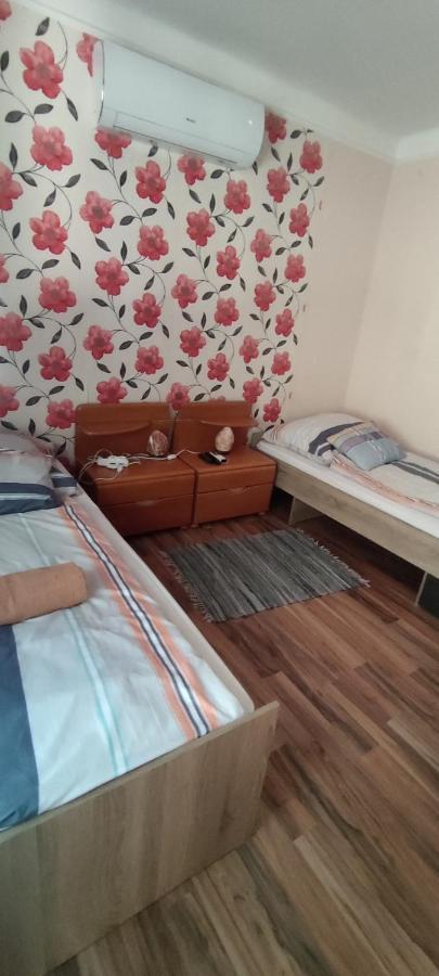 Orsi Apartman / vendegház Kecskemét Esterno foto