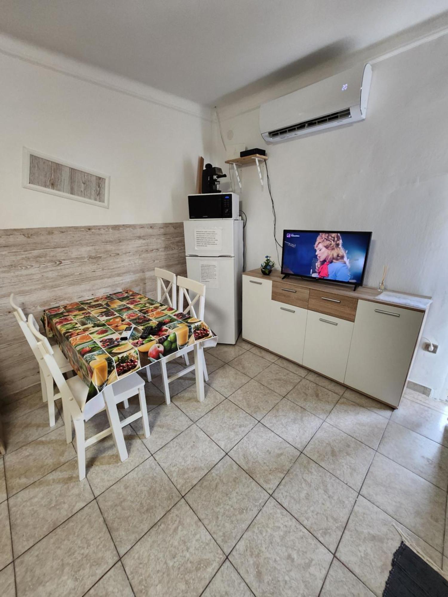 Orsi Apartman / vendegház Kecskemét Esterno foto