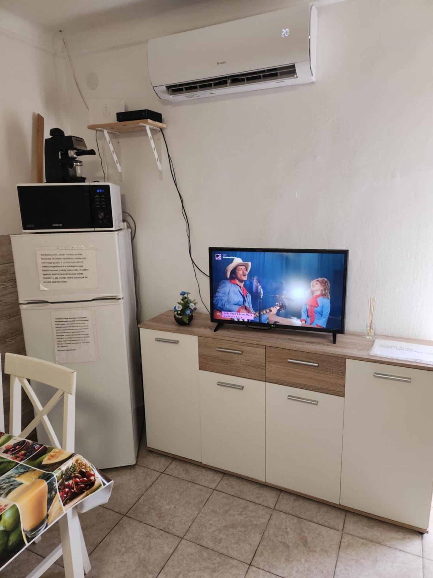 Orsi Apartman / vendegház Kecskemét Esterno foto