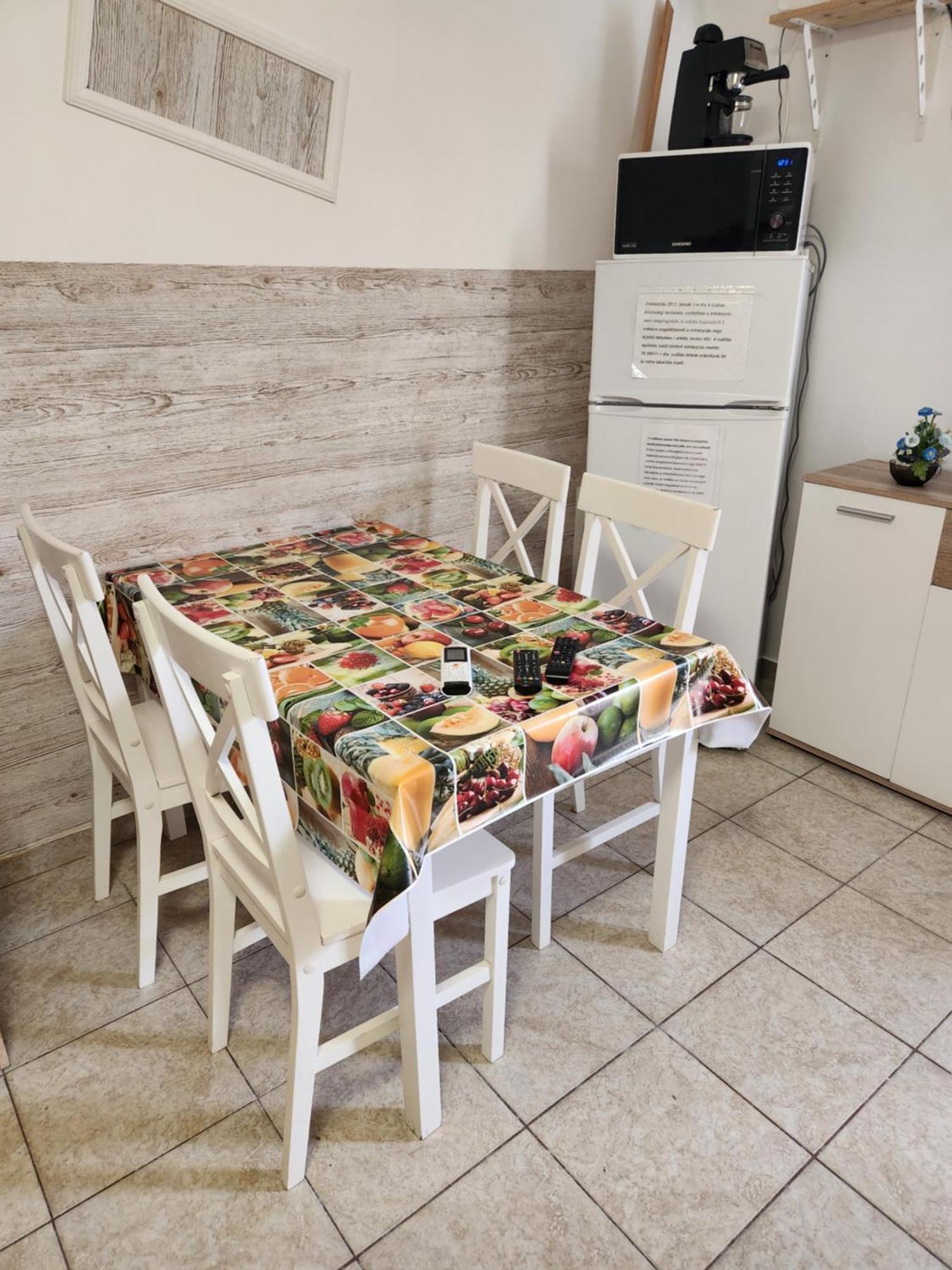 Orsi Apartman / vendegház Kecskemét Esterno foto