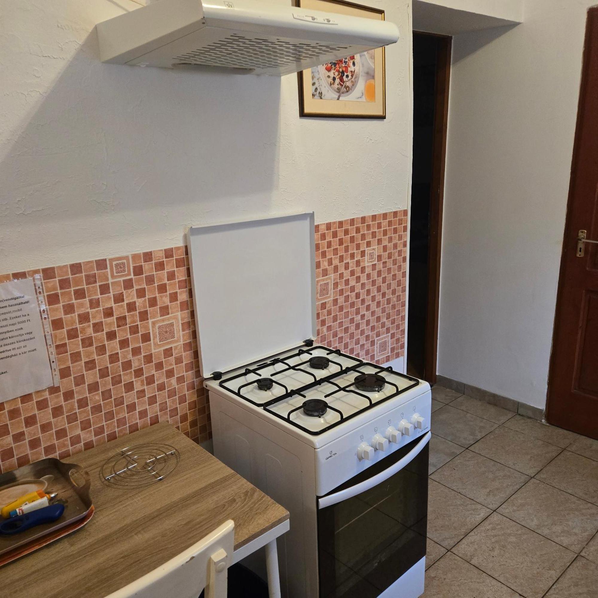 Orsi Apartman / vendegház Kecskemét Esterno foto