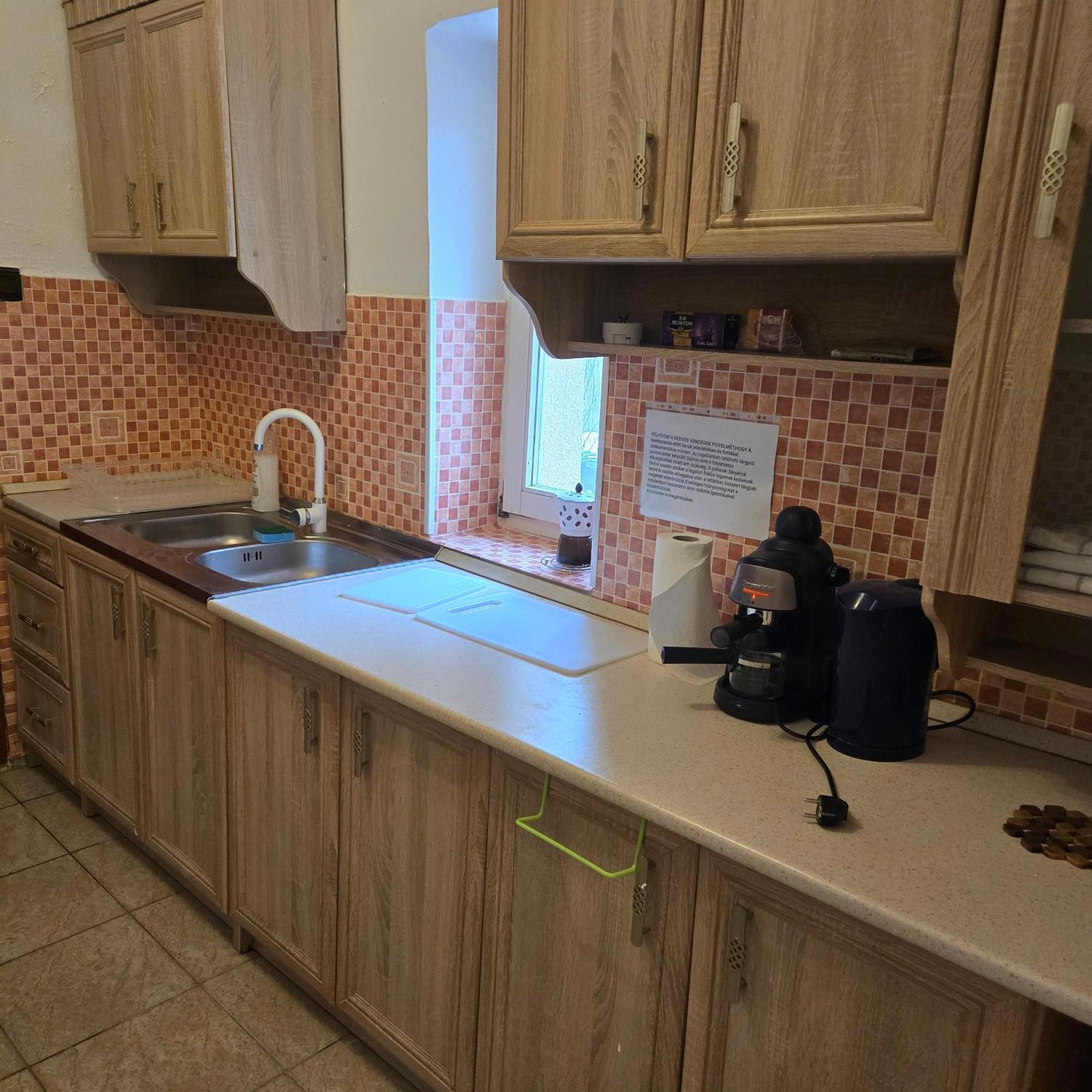 Orsi Apartman / vendegház Kecskemét Esterno foto
