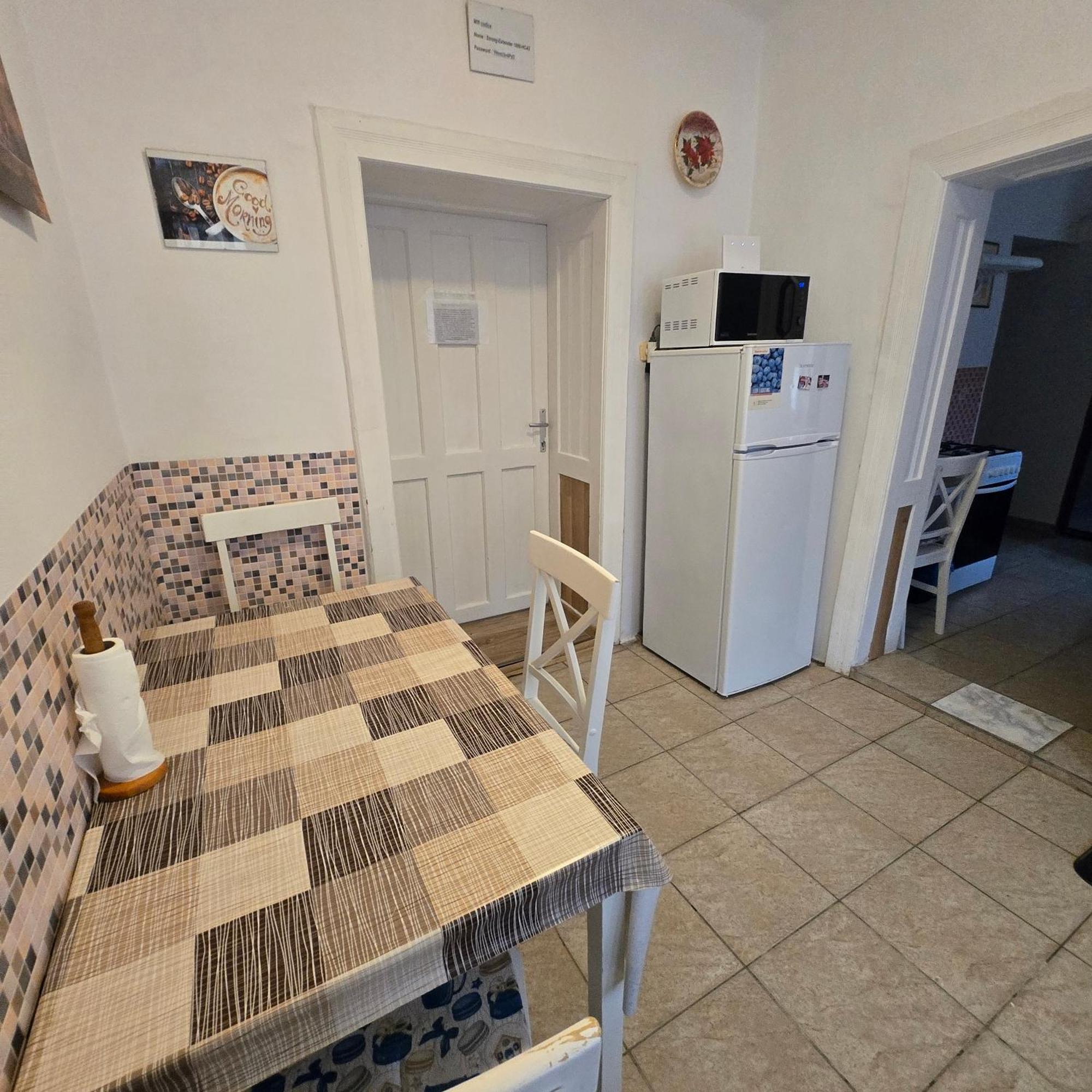Orsi Apartman / vendegház Kecskemét Esterno foto